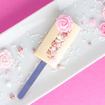 Cakesicle de picolé com sulco de granulado