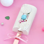 Cakesicle de picolé com sulco de granulado
