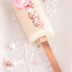 Cakesicle de picolé com sulco de granulado