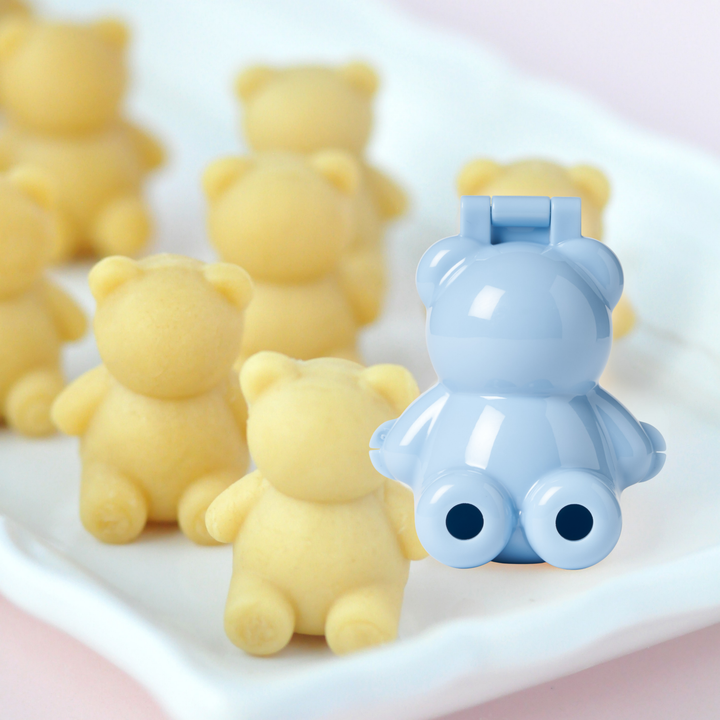 2-Piece Teddy Bear Cake Pop Mold Set (Large + Small) with Mouth Cutters