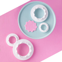 Load image into Gallery viewer, Double Edge Ruffled Cutter, 4pc
