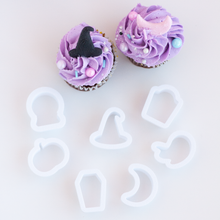Load image into Gallery viewer, Halloween Bats and Boo Set with Cutters
