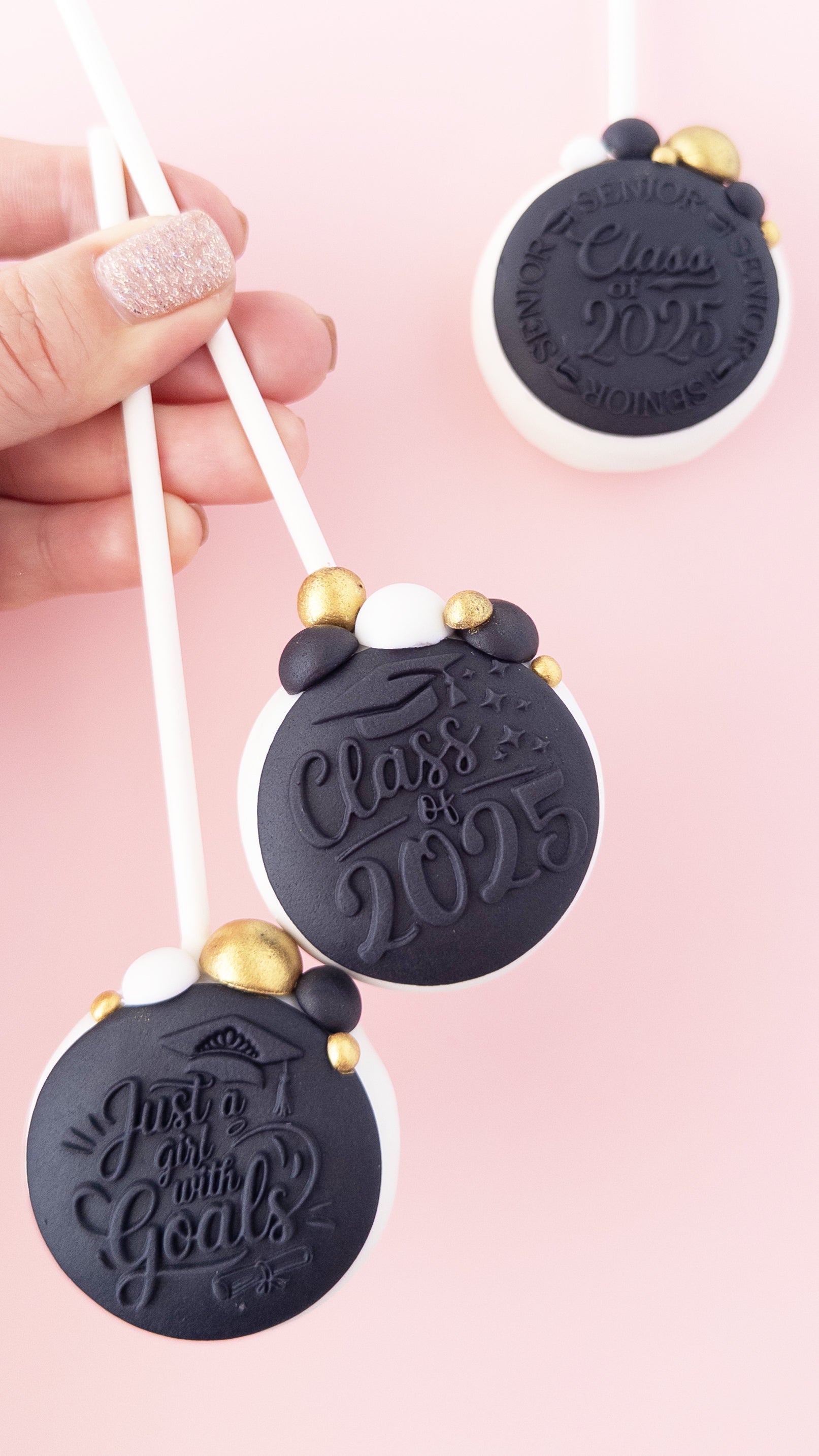 Pop Up Message, Class of 2025 with Circle Text