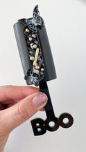 Load image into Gallery viewer, Roses and Ravens (3.5oz, 4oz Volume)
