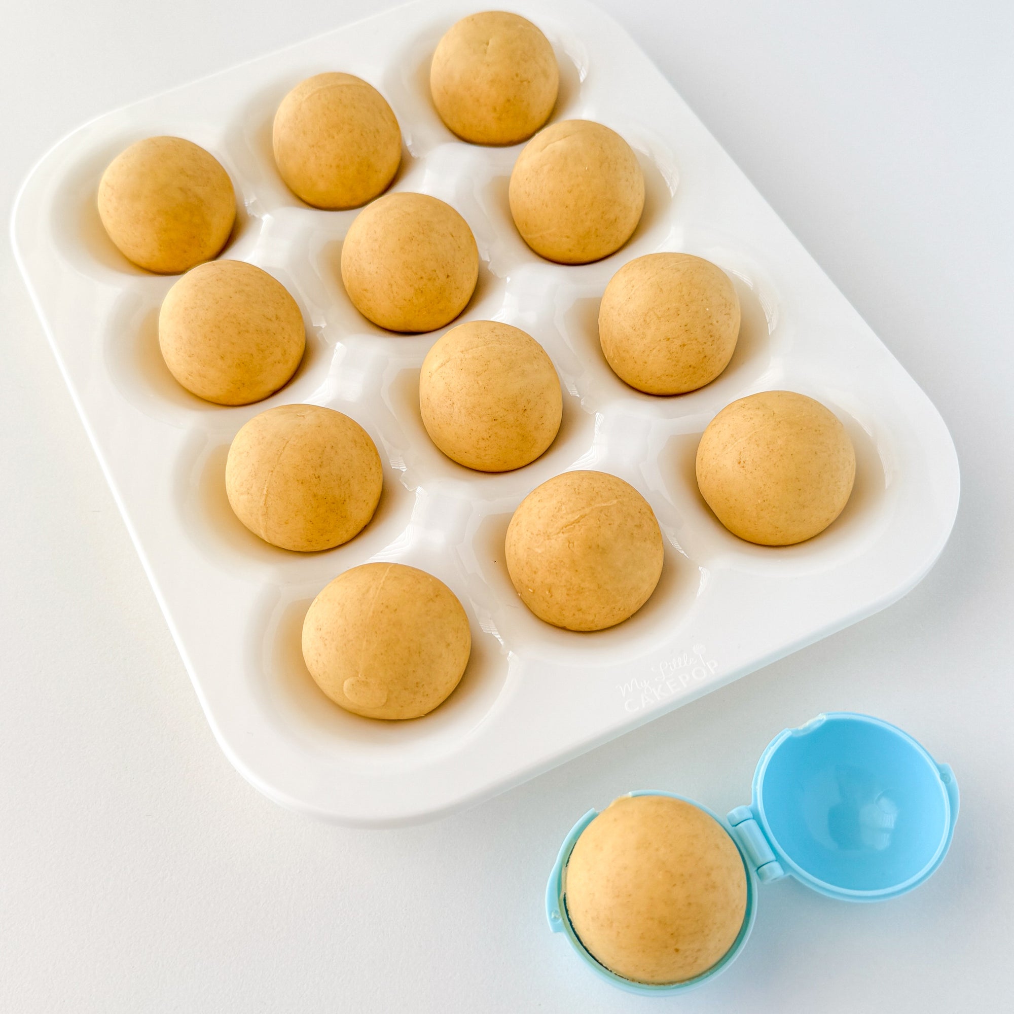 White Injection Molded Resting Trays, Super Saver Bundle Set (6 Trays)