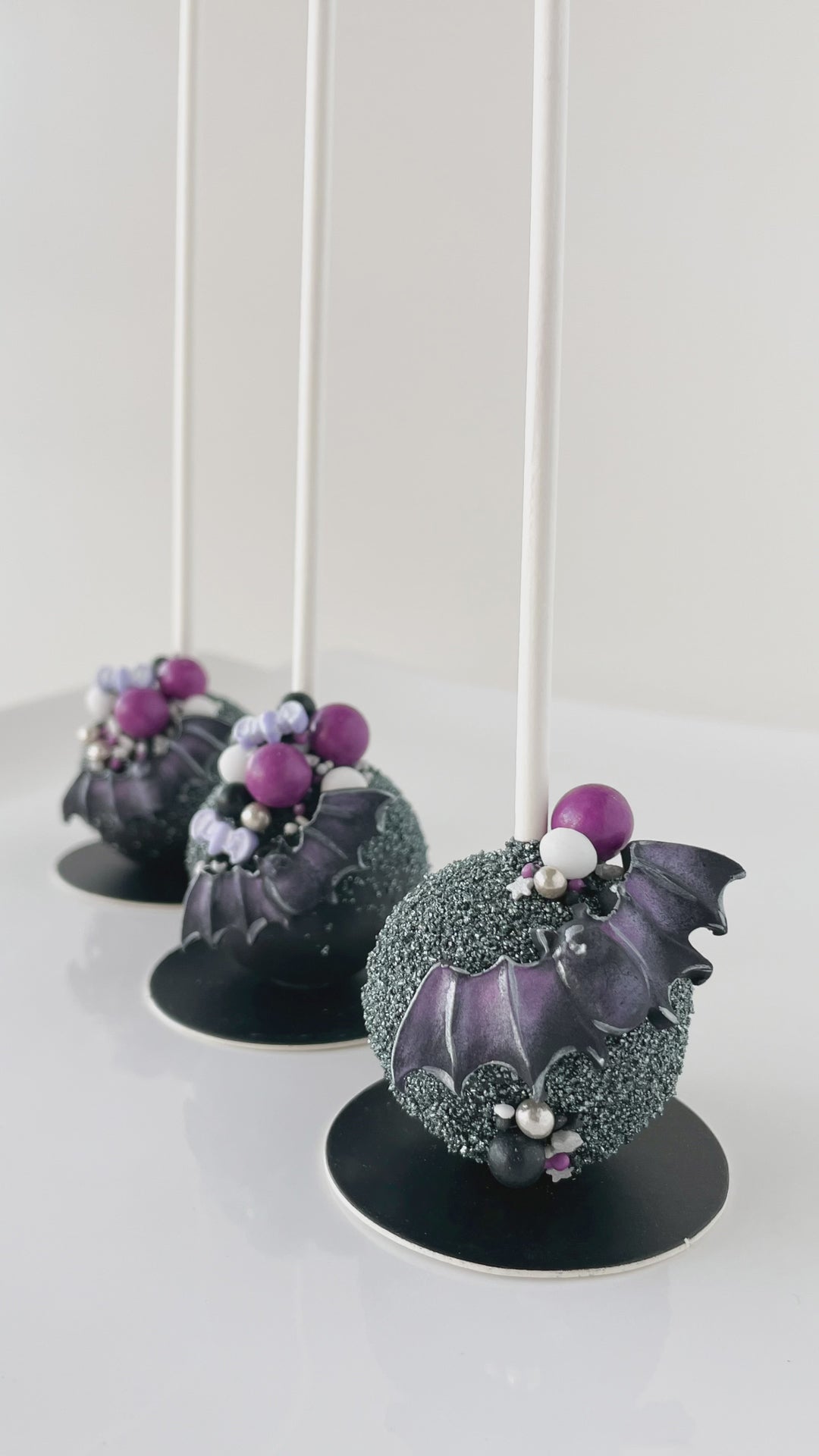 Bats w. Wings (2 Cavity)