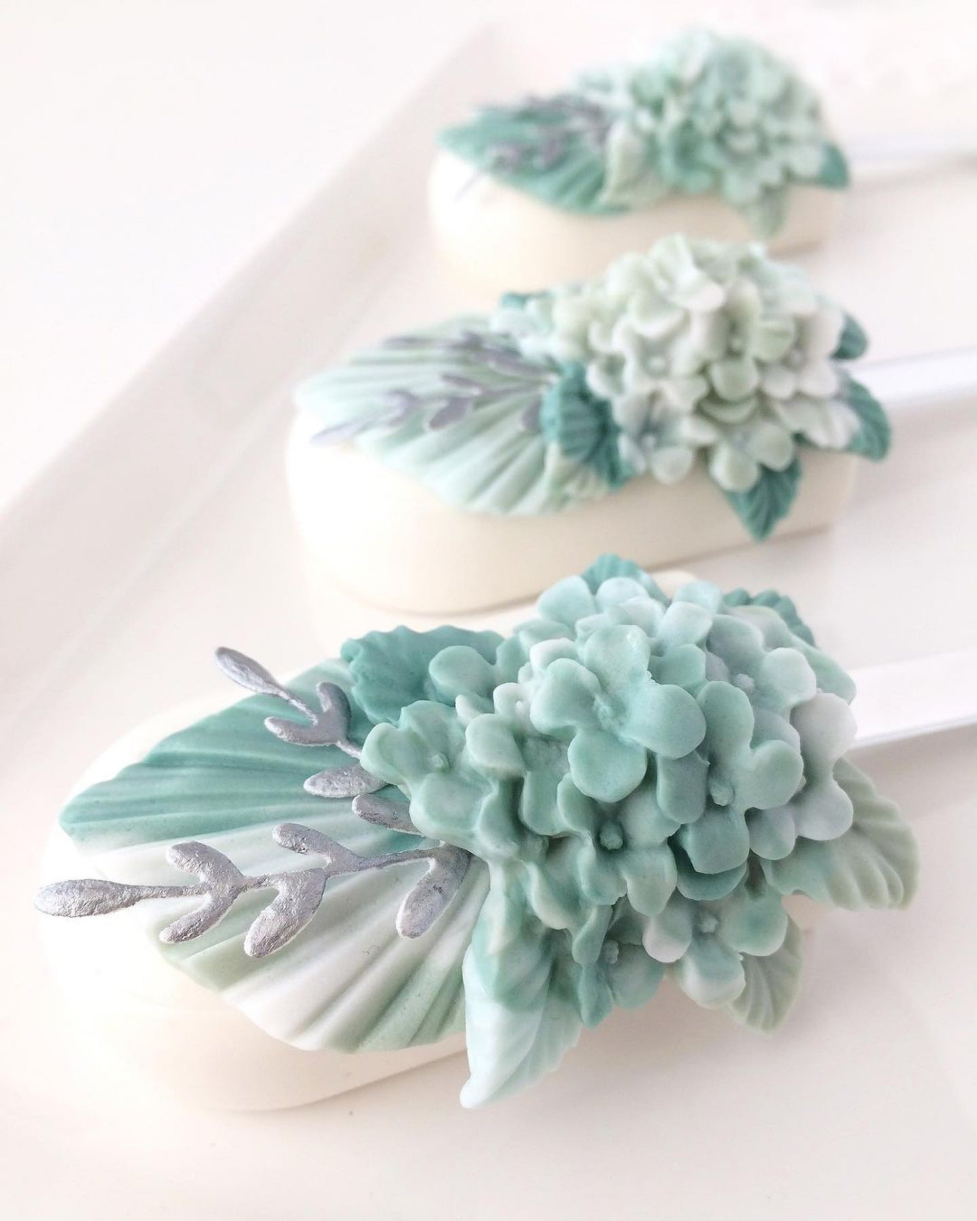 Cluster of Flowers Mold