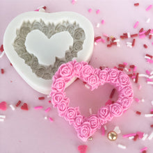 Load image into Gallery viewer, Rose Heart Shaped Garland
