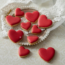 Cargar imagen en el visor de la galería, Cortadores de galletas de corazón (juego de 4 piezas)
