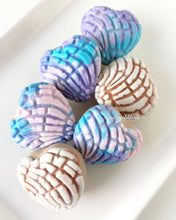 Load image into Gallery viewer, Heart Cake Pop Mold
